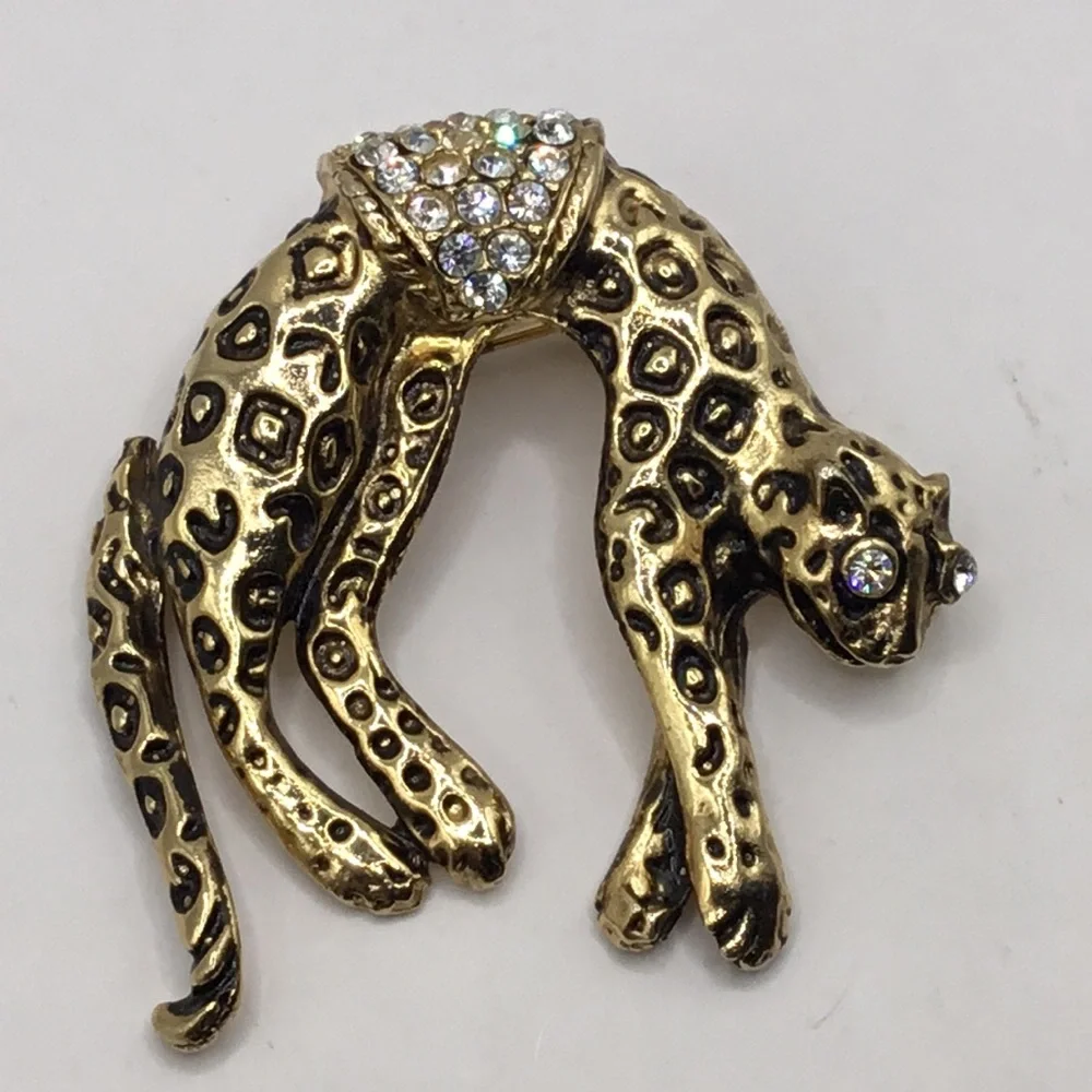 Vintage Gold Tone Lazy Leopard Rhinestone Articulated Brooch - Picture 2 of 4